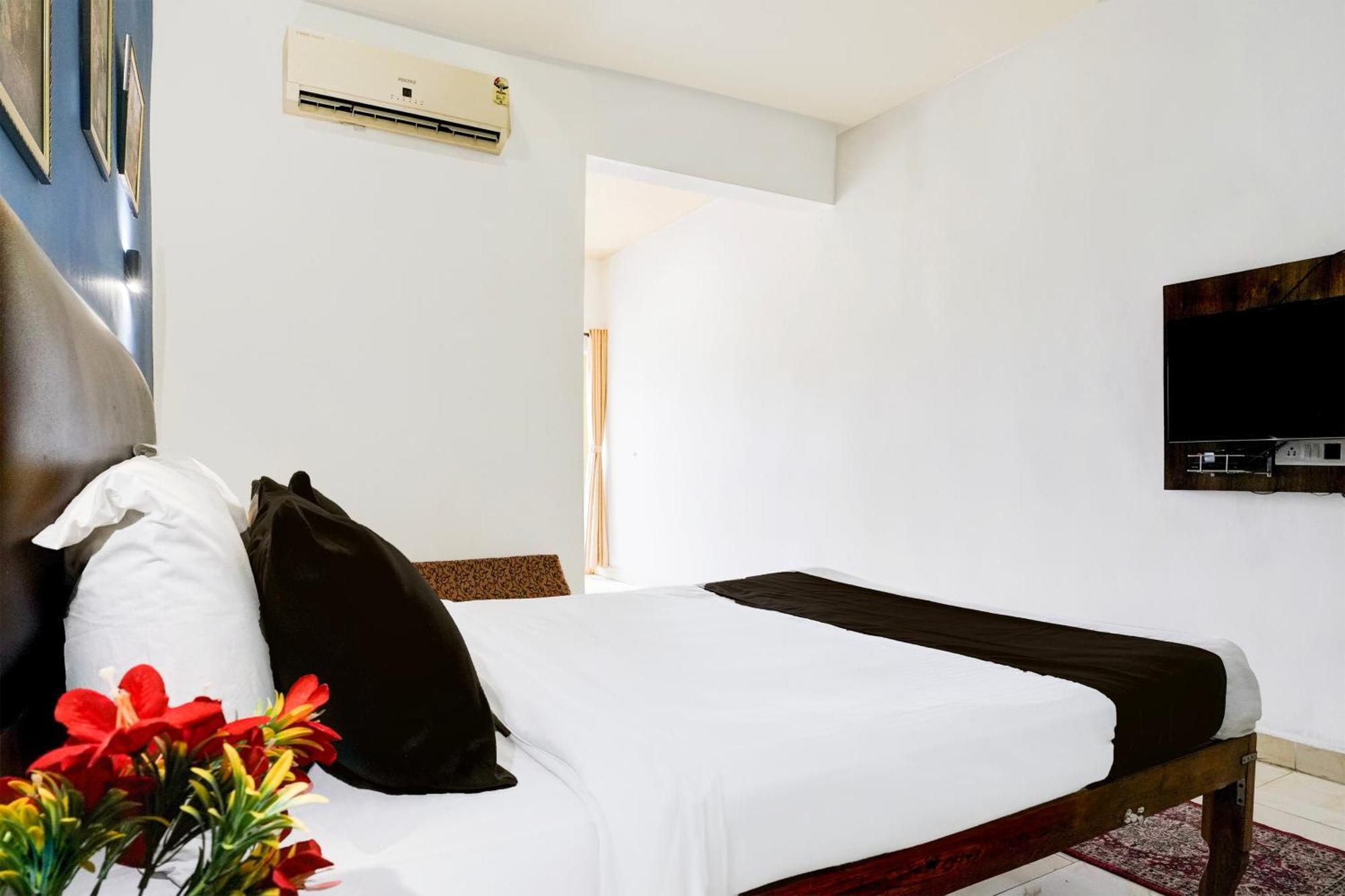 Super Townhouse Candolim Exterior photo